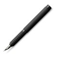 Nowoczesne czarne pióro wieczne Faber-Castell Essentio Aluminium wykonane ze szczotkowanego metalu.