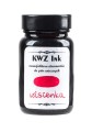 Szklany flakon atramentu KWZ Ink wisienka 60 ml z nasyconą, czerwoną próbką koloru na etykiecie