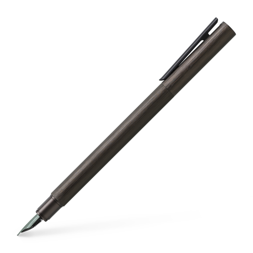 Smukłe pióro wieczne Faber-Castell Neo Slim Gun Metal w kolorze grafitowym z metalową skuwką i klipsem.