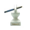 Duza-biala-ceramiczna-statuetka-Pelikan-17cm-zlote-logo-podstawka-ekspozytor-na-pioro-wieczne