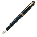 Pióro wieczne PILOT CUSTOM 845 Black otwarte z widoczną złotą dużą dwukolorową stalówką.