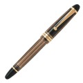 Pióro wieczne PILOT CUSTOM 823 Brown zamknięte z widocznym tłokiem.