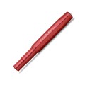 Zamknięte pióro kulkowe Kaweco AL Sport Deep Red, prezentujące kompaktowy rozmiar i charakterystyczny ośmiokątny kształt zakrętki.