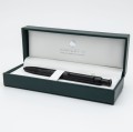 Pióro kulkowe Monteverde Engage One-Touch Black Carbon w pudełku prezentowym.