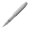 Srebrne pióro kulkowe Kaweco Steel Sport wykonane ze szczotkowanej stali nierdzewnej, rozłożone z nałożoną skuwką.