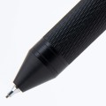 Multipen MONTEVERDE QUATRO 4w1 czarny zbliżenie na końcówkę z wysuniętym grafitem.