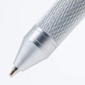 Multipen MONTEVERDE QUATRO 4w1 srebrny zbliżenie na końcówkę z wysuniętym wkładem długopisu.