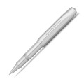 Srebrne aluminiowe pióro kulkowe Kaweco AL Sport Silver z założoną skuwką, prezentujące elegancki, satynowy blask metalu.