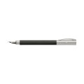 Czarne pióro wieczne Faber-Castell Ambition Resin Black z chromowanymi elementami i srebrną skuwką.