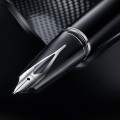 Pióro wieczne SHEAFFER LEGACY Glossy Black CT zbliżenie na kultową stalówkę Inlaid Nib.