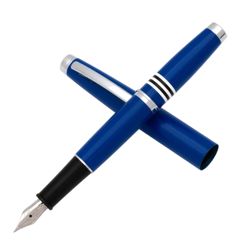 Niebieskie metalowe pióro wieczne Monteverde Dakota Air Force Blue z białymi pasami inwazyjnymi. i