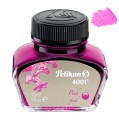 Atrament Pelikan 4001 Pink w szklanym flakonie 30 ml z charakterystyczną czarną skuwką.