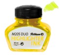 Szklany flakon neonowożółtego atramentu Pelikan M205 DUO Highlighter Ink 30 ml z czarną zakrętką.