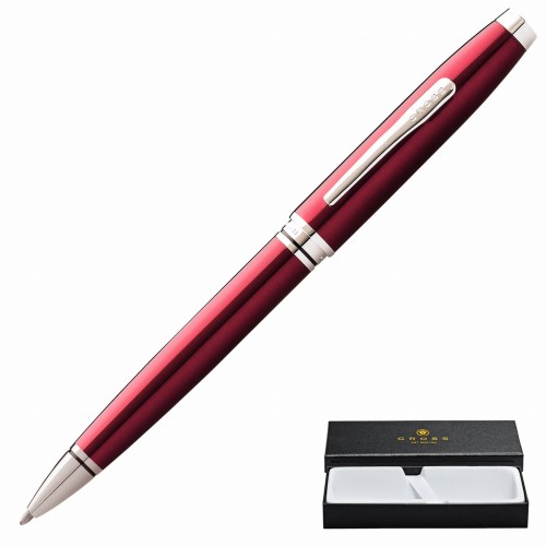 Bordowy długopis Cross Coventry CT z chromowaną skuwką i klipem, umieszczony nad otwartym pudełkiem prezentowym.