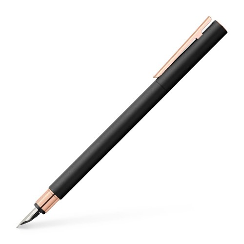 Smukłe pióro wieczne Faber-Castell Neo Slim w kolorze czarny mat z detalami z różowego złota i metalową skuwką.