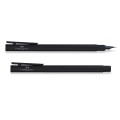 Minimalistyczne, smukłe pióro wieczne Faber-Castell Neo Slim w kolorze czarny mat z metalową skuwką i stalówką.