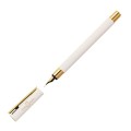Smukłe pióro wieczne Faber-Castell Neo Slim w pastelowym kolorze Marshmallow ze złotymi detalami.