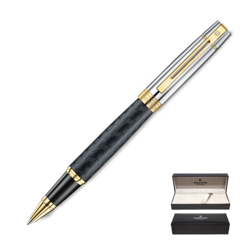 Eleganckie pióro kulkowe Sheaffer 300 Engraved Black GT z grawerowanym korpusem i złotymi elementami.
