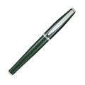Zielone pióro wieczne Monteverde Aldo Domani Green CT w wersji zamkniętej, prezentujące lśniący lakier i chromowane detale.