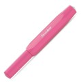 Kompaktowe pióro kulkowe Kaweco Skyline Sport Pink w wersji zamkniętej z ośmiokątną skuwką.