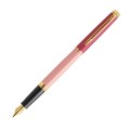 Różowe pióro wieczne Waterman Hemisphere Color Block Pink ze złotymi wykończeniami na białym tle.