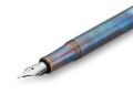 Ręcznie opalane pióro wieczne Kaweco Liliput Fireblue wykonane ze stali nierdzewnej o niebiesko-fioletowych odcieniach.