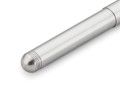 Srebrne pióro wieczne Kaweco Liliput Silver aluminium z zakręcaną skuwką na tle metalowego pudełka prezentowego.
