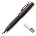 Całkowicie czarne, matowe pióro wieczne Faber-Castell e-motion Pure Black z giloszowanym korpusem.