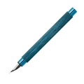 Pióro wieczne Faber-Castell Ambition Blue Wood wykonane z barwionego na niebiesko drewna gruszy.