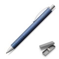 Niebieski długopis Faber-Castell Essentio wykonany z aluminium z ergonomicznym uchwytem i metalowym klipsem.