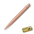 Miedziany długopis przyciskowy Kaweco Liliput Copper o surowym wykończeniu.