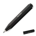 Czarny długopis Kaweco Skyline Sport Black ze srebrnym logo na przycisku.