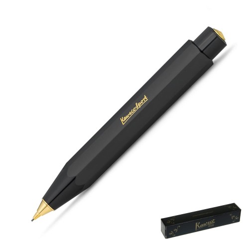 Czarny ołówek automatyczny Kaweco Classic Sport Black ze złotym logo na białym tle.