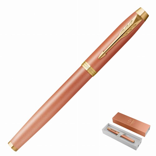 Morsko-zielone pióro kulkowe Parker IM Writing Rituals Orange Green GT ze złotymi wykończeniami i skuwką w kolorze korpusu.