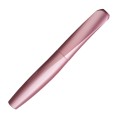 Zamknięte pióro wieczne Pelikan Twist Girly Rose prezentujące charakterystyczną, skręconą obudowę o metalicznym wykończeniu.
