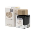 Flakonik atramentu do piór Sailor Shikiori Sekirei 20 ml stojący na białym tle obok oryginalnego, eleganckiego kartonika.