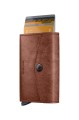 Portfel Secrid Envelope Vintage Cognac w kolorze brązowym z kaskadowo wysuniętymi kartami płatniczymi z aluminiowego etui