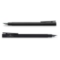 Minimalistyczne, smukłe pióro wieczne Faber-Castell Neo Slim w kolorze czarny mat z metalową skuwką i stalówką.