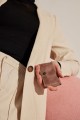 portfel-secrid-vintage-miniwallet-taupe-sand-stylizacja
