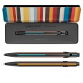 Długopis Caran d’Ache 849 Paul Smith w czarnym pudełku z kolorowymi paskami