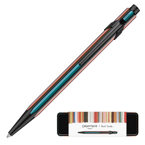 Zbliżenie na czarny korpus długopisu Caran d’Ache 849 Paul Smith
