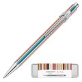 Zbliżenie na srebrny korpus długopisu Caran d’Ache 849 Paul Smith