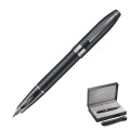 Eleganckie pióro wieczne Sheaffer Legacy Heritage Chevron Matte Black z wykończeniem gunmetal oraz etui w luksusowym pudełku prezentowym.