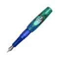 benu-pixie-emerald-sea-pioro-wieczne-otwarte-tlo-biale