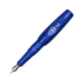 benu-royal-blue-pioro-wieczne-otwarte-tlo-biale