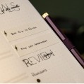 Długopis żelowy Leuchtturm1917 Drehgriffel Nr. 1 Bullet Journal Edition w kolorze fioletowym Purple26 z mosiężnymi akcentami