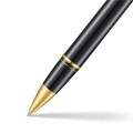 Zbliżenie na czarną sekcję oraz pozłacaną 14k złotem końcówkę piszącą pióra kulkowego Sheaffer Legacy 9065.
