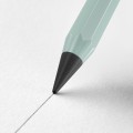 Długowieczna końcówka HB ołówka wiecznego Pelikan Endless Pencil pisząca po papierze
