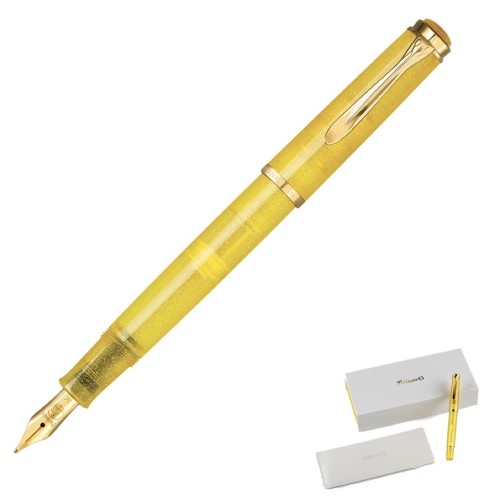 Pióro wieczne Pelikan M200 Golden Pyrite ze zdjętą skuwką prezentujące pozłacaną stalówkę