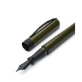 Oliwkowo-zielone pióro wieczne Pineider Avatar UR Military Green z czarną stalówką i klipsem